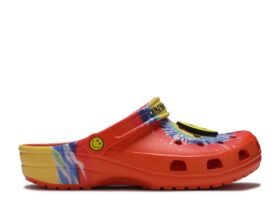 Chinatown Market x Clog ‘Tie-Dye Smiley’