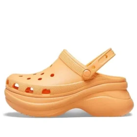 Classic Clog Retro Crocs met dikke zool Oranje sandalen met kleine walvis
