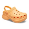Classic Clog Retro Crocs met dikke zool Oranje sandalen met kleine walvis
