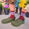 Klassieke, ambachtelijk vervaardigde veganistische suède Clog Klassieke, ambachtelijk vervaardigde veganistische suède Clog
