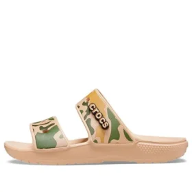 Klassieke Crocs met krokodillenprint en camouflagepatroon “Tan Green”