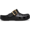 Klassieke metallic gesp op een Clog Klassieke metallic gesp op een Clog
