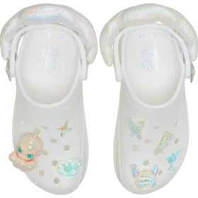 Pop Mart Molly Bae-Clogs