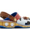 Toy Story x Classic Clog voor peuters ‘Woody’ Toy Story x Classic Clog voor peuters ‘Woody’